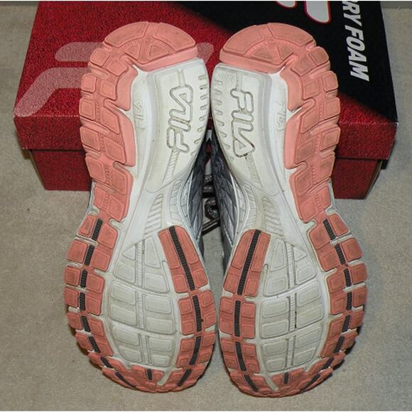 FILA Memory Foam Women’s Size 7 Running Athletic Shoes Ravenue 4 Gray Pink W/Box - Picture 2 of 3